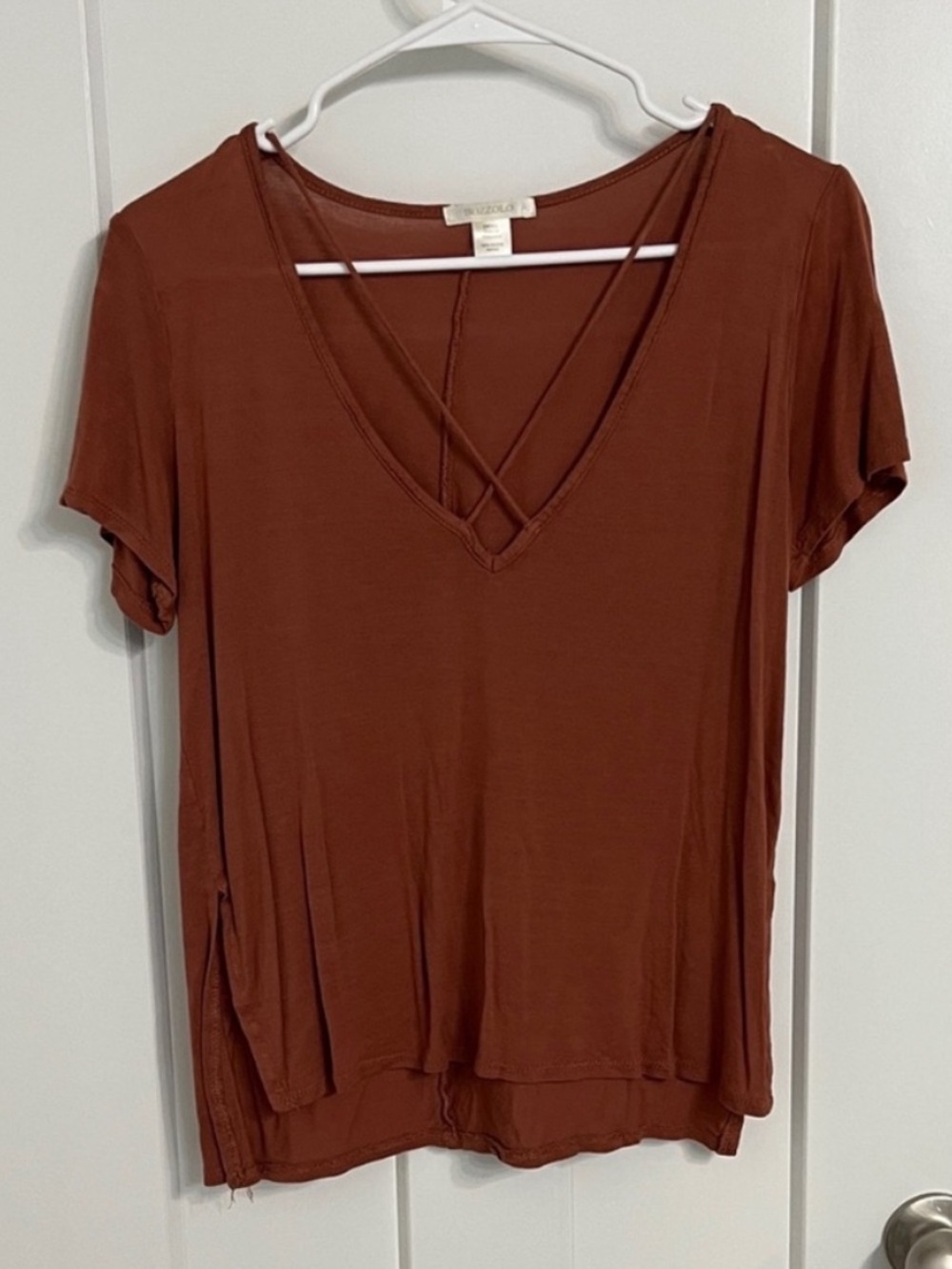 Cross front tee